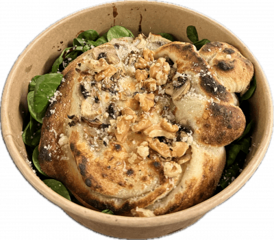 LA BURRAT'ZZA TRUFFE🍄: buratta, crème de truffe, fromage, champignons, noix, parmesan, huile de truffe, salade