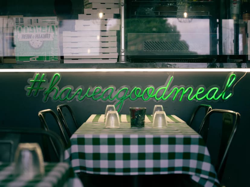 Salle et néon #haveagoodmeal, Euryth'meal Euryth'meal 1
